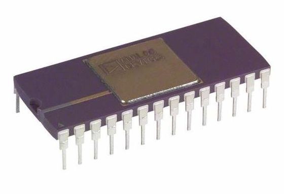 AD1674BD 12 bits convertisseur analogique en numérique 1 entrée 1 SAR 28-CDIP