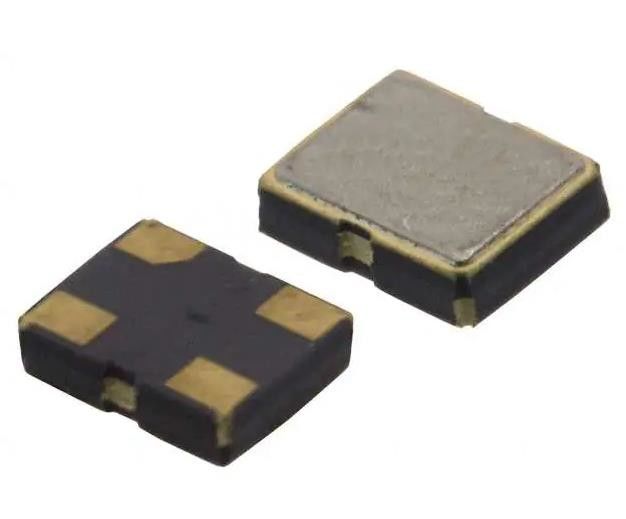 ECS-327KE-TR 32.768 kHz XO CMOS Oscillateur 1.5V ~ 5.5V Activer ou désactiver 4-SMD